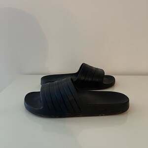 Men’s 9 Adidas Adilette Aqua Slides Core Black